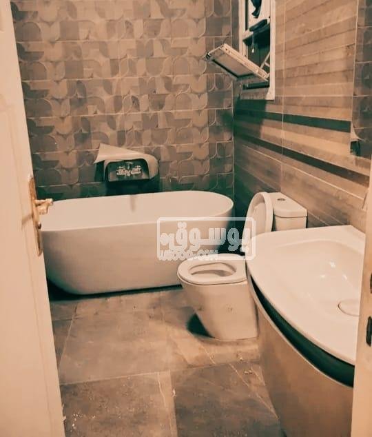 شقة للايجار تصلح لاكثر من مجال تشطيب الترا لوكس بالقاهرة