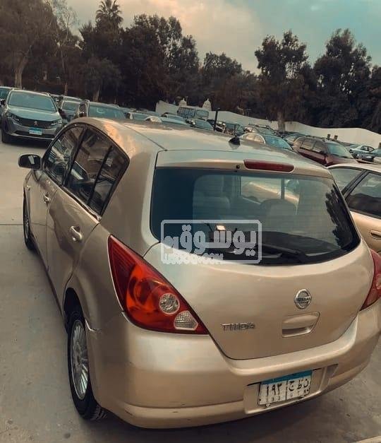 للبيع سيارة نيسان واسعة كبيرة مستعملة فى مدينة بدر بالقاهرة