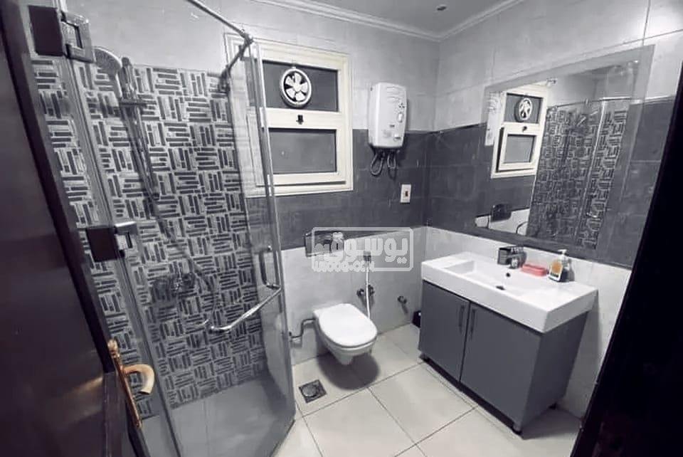 شقة للايجار مفروشة فرش كامل مودرن فى منطفة راقية بمدينة نصر