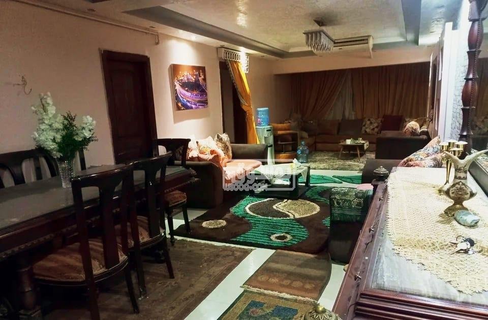 شقة للايجار مفروشة مكيفة فى موقع راقى فى الجيزة