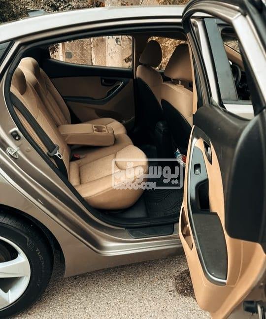 سيارة هيونداى موديل 2012 فبريكا بالكامل للبيع فى المعادى