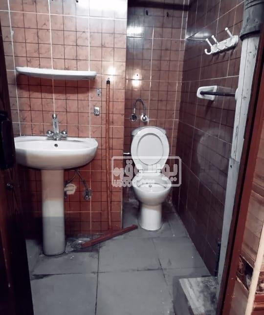 للايجار محل تجارى فى منطقة نشيطة وتجارية فى شيراتون بالقاهرة