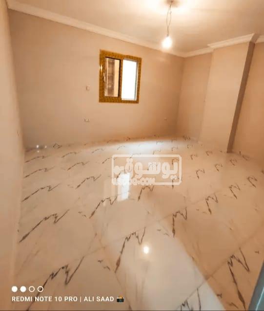 شقة للبيع دور اول اسانسير تشطيب الترا لوكس فى حدايق الاهرام