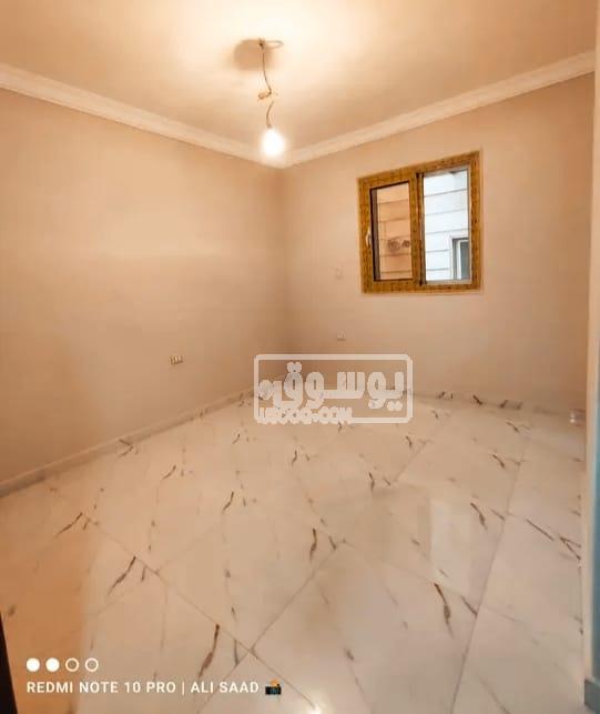 شقة للبيع دور اول اسانسير تشطيب الترا لوكس فى حدايق الاهرام