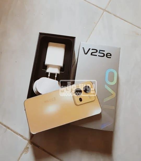 للبيع موبايل Vivo V25e كسر زيرو بامكانيات عالية فى 6 اكتوبر