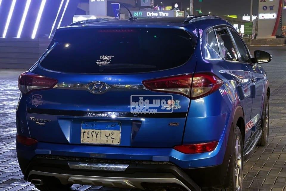 للبيع سيارة فخمة واسعة هيونداى 2017 فى المهندسين