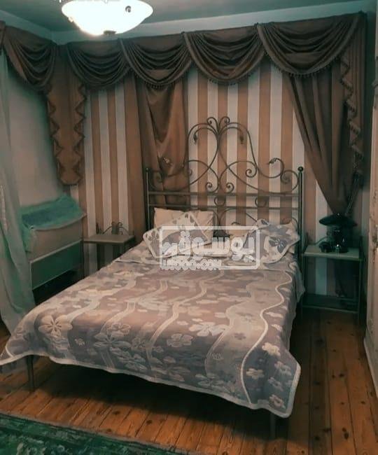 شقة للايجار فى مكان حيوى قريبة من كل الخدمات مفروشة بالدقى