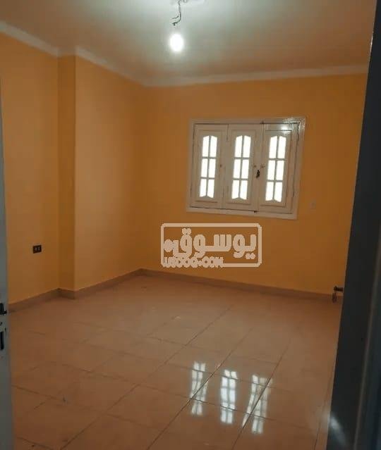 شقة للايجار بجانب كل الخدمات فى 6 اكتوبر