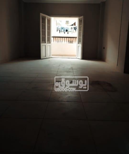 شقة للايجار بجانب كل الخدمات فى 6 اكتوبر