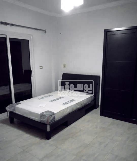 فى الشيخ زايد شقة للايجار مفروشة فرش كامل ارضى بجنينة