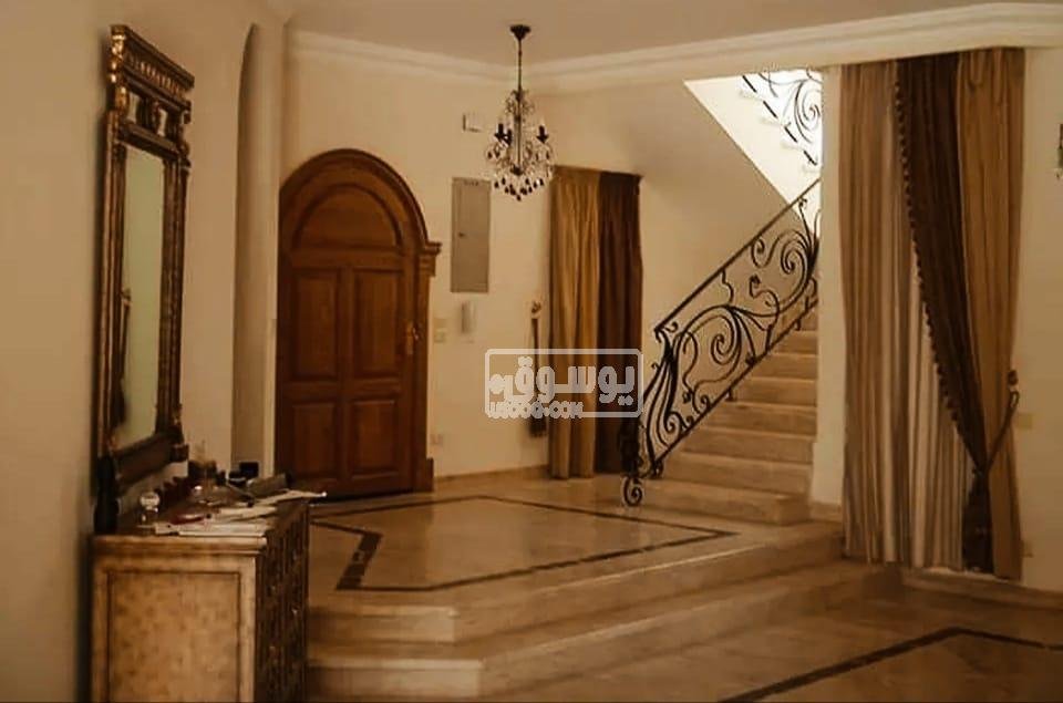 للبيع فيلا 500 متر تشطيب عالى فى منطقة راقية بمدينة الشروق