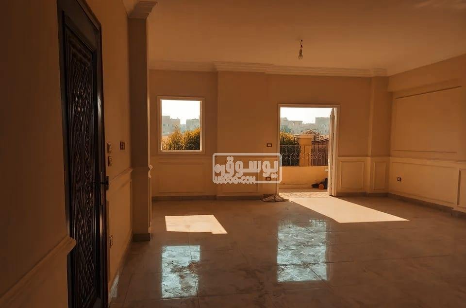 شقة للبيع تشطيب كامل لا تحتاج الى اى مصاريف فى التجمع الاول