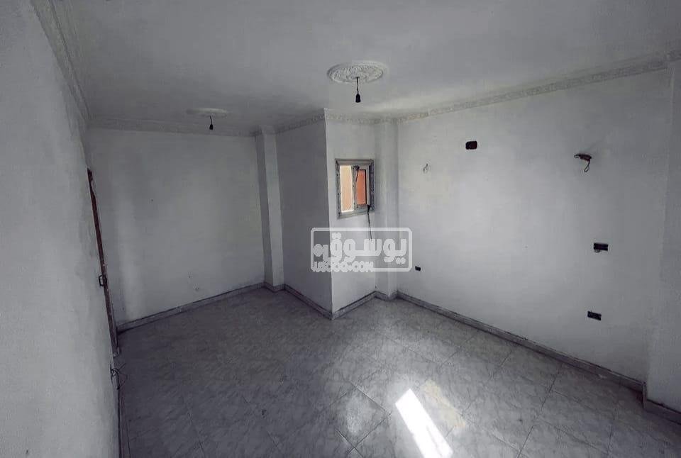 منزل للبيع تشطيب كامل دورين من غير عمولات بحدايق اكتوبر