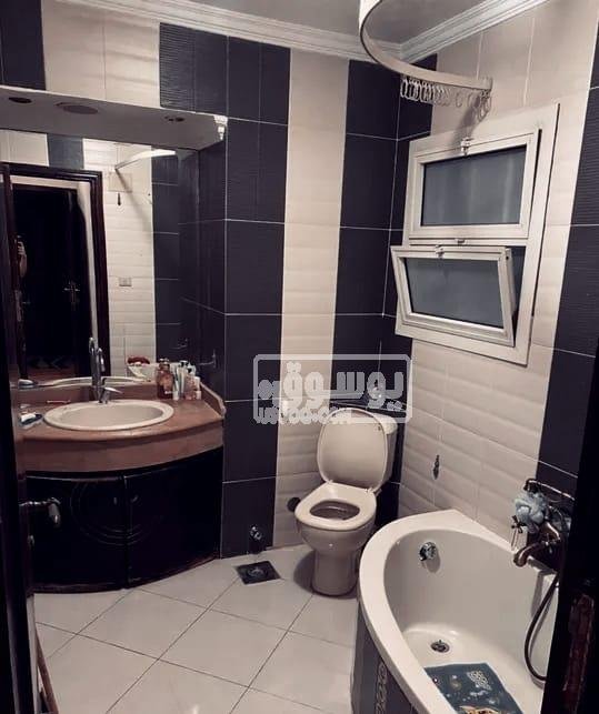 شقة بالتجمع الخامس للبيع 214 متر دور كامل فيو جاردن