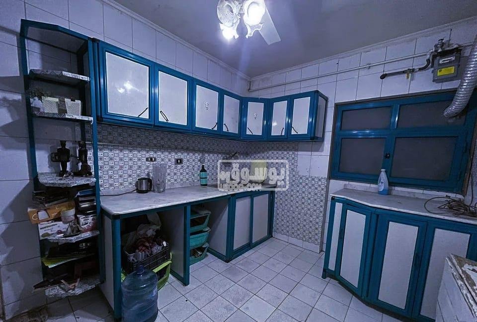 شقة للبيع لها حصة من الارض قريبة من مطار القاهرة فى النزهة