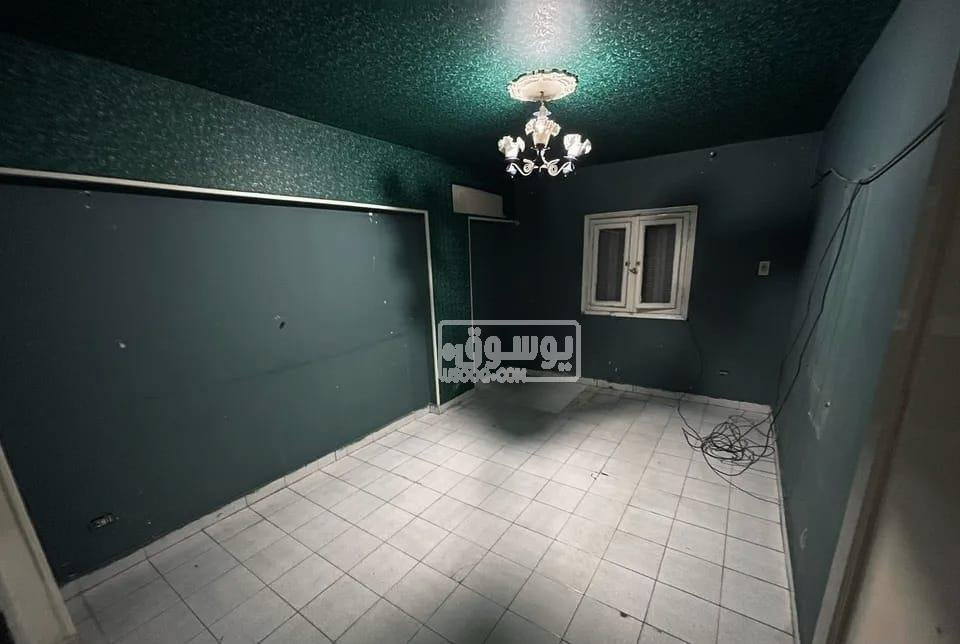 شقة للبيع لها حصة من الارض قريبة من مطار القاهرة فى النزهة