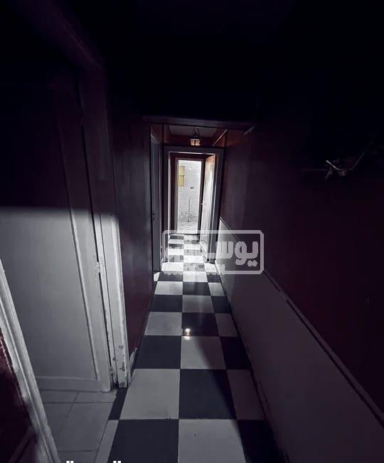 شقة للبيع لها حصة من الارض قريبة من مطار القاهرة فى النزهة