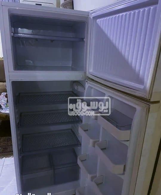 للبيع ثلاجة استعمال خفيف بحالة ممتازة فى مدينة الرحاب