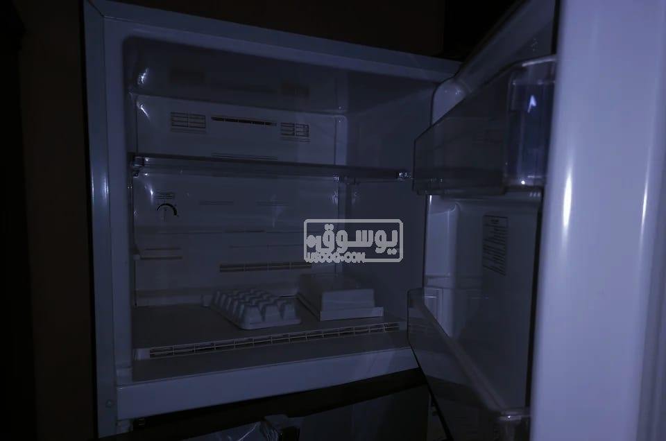 تلاجة توشيا للبيع 238 لتر مستعملة تعتبر جديدة بالهرم