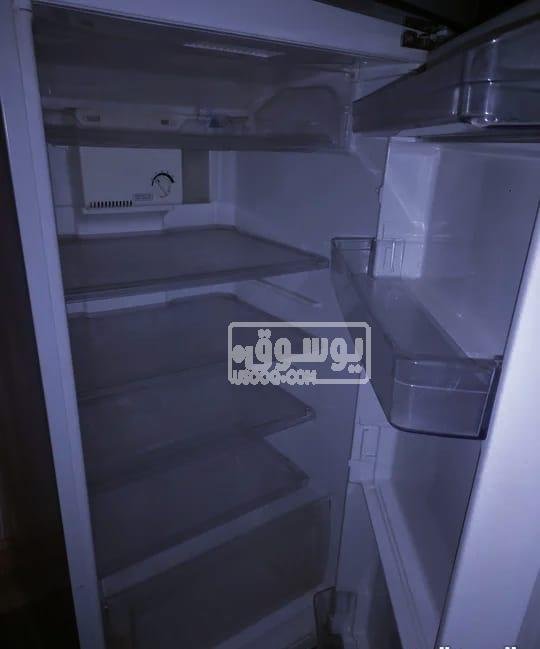 تلاجة توشيا للبيع 238 لتر مستعملة تعتبر جديدة بالهرم