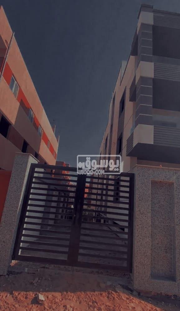 للبيع بدروم فى منطقة مميزة فى زايد