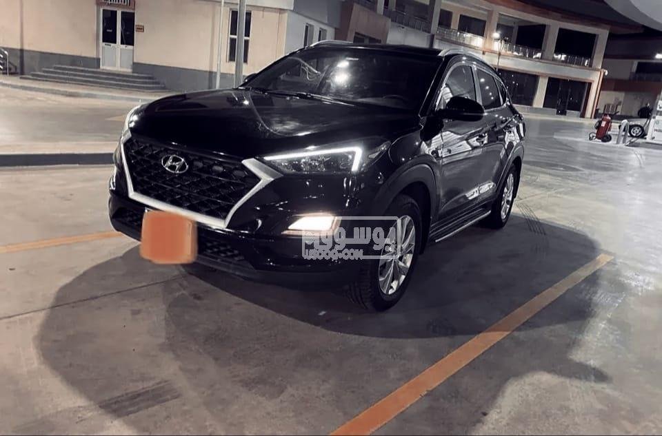 سيارة فى مدينة الشروق للبيع هيونداى موديل 2019 صيانة التوكيل