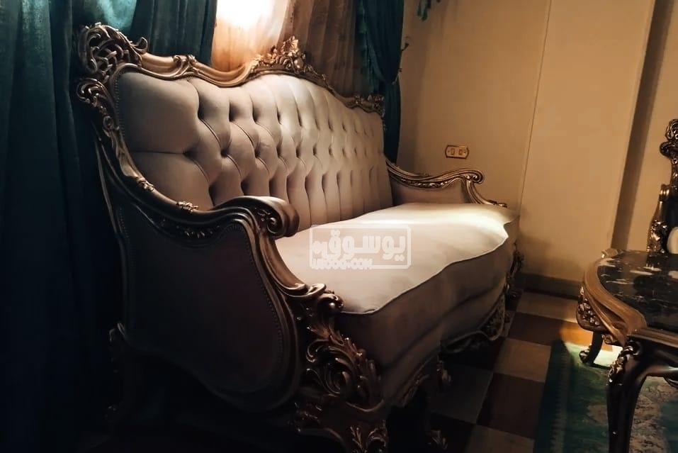 للبيع صالون تحفة شيك يعتبر جديد فى شبرا بالقاهرة