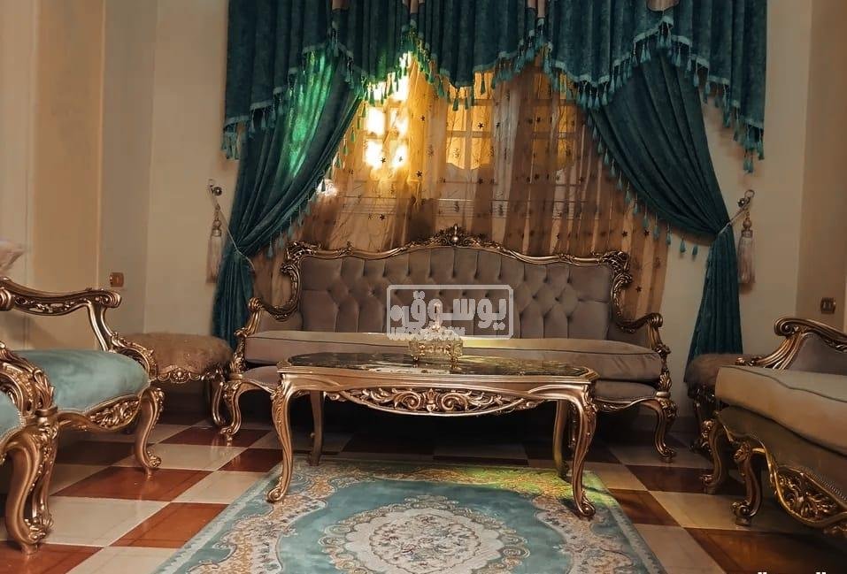 للبيع صالون تحفة شيك يعتبر جديد فى شبرا بالقاهرة