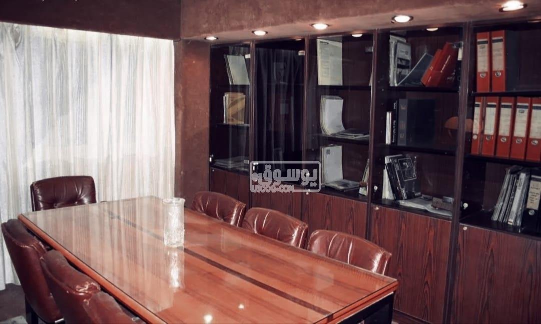 مكتب للايجار مفروش فرش كامل فى منطقة حيوية بالزمالك