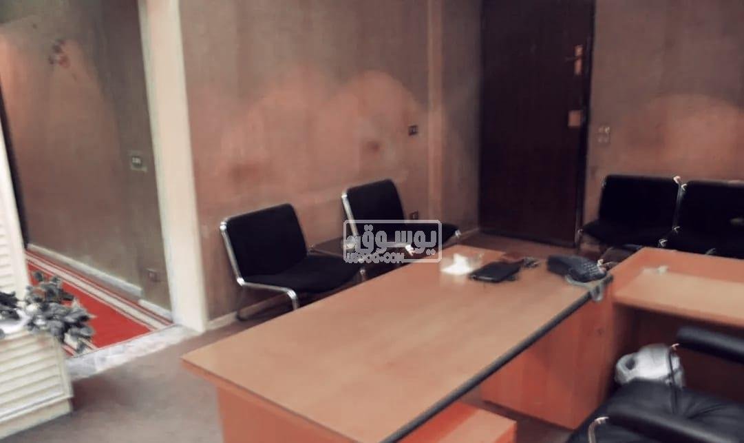 مكتب للايجار مفروش فرش كامل فى منطقة حيوية بالزمالك