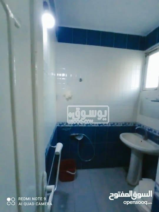 للايجار دور سادس سلم تشطيب سوبر لوكس بالهرم