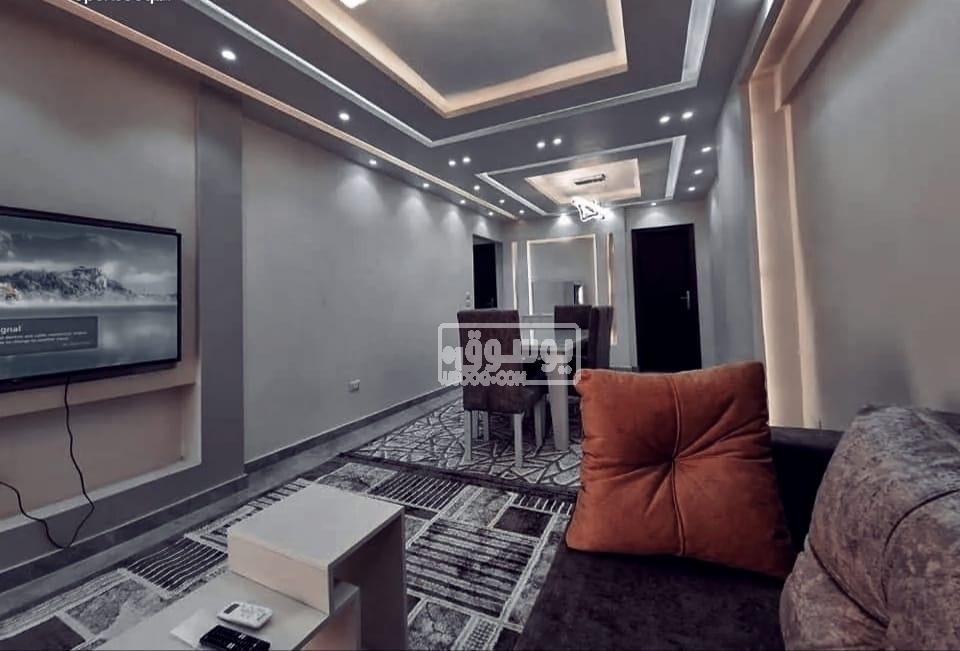 شقة للايجار مفروشة فرش فندقى فى منطقة هادية راقية بشيراتون