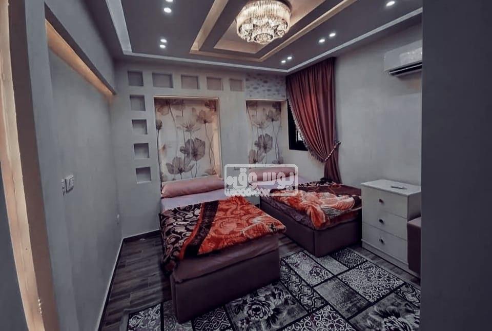 شقة للايجار مفروشة فرش فندقى فى منطقة هادية راقية بشيراتون