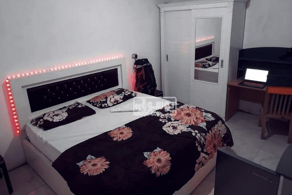 للايجار اوضة فى سكن للبنات مفروشة فرش كامل بالمقطم
