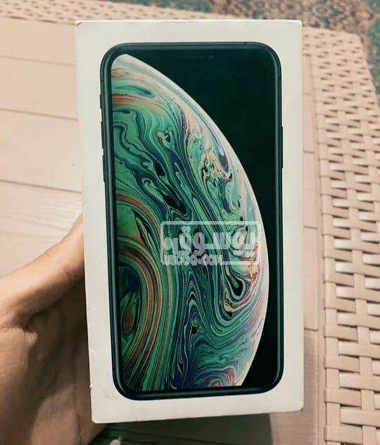 للبيع موبايل ايفون اكس اس بالعلبة والشاحن الاصلى