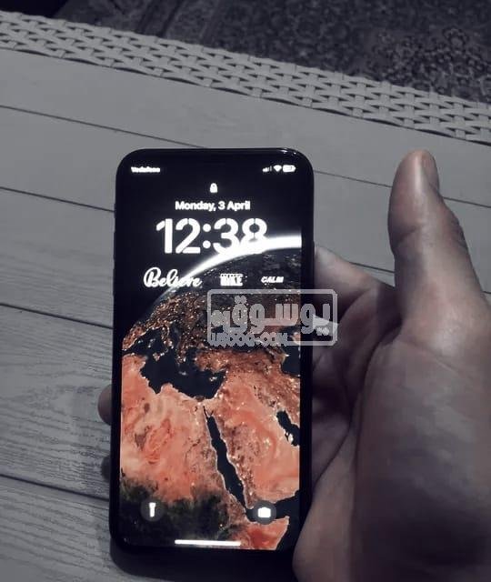 للبيع موبايل ايفون اكس اس بالعلبة والشاحن الاصلى