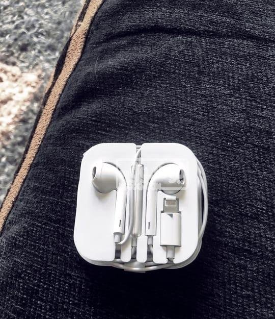 هاند فرى ايفون للبيع بحالة ممتازة فى فيصل بالجيزة