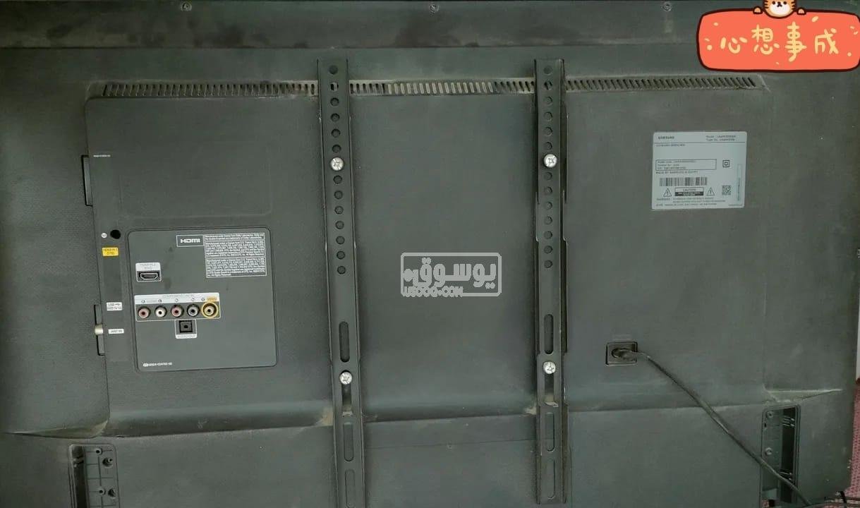 للبيع شاشة سامسون مستعملة بحالة ممتازة بسعر قابل للتفاوض