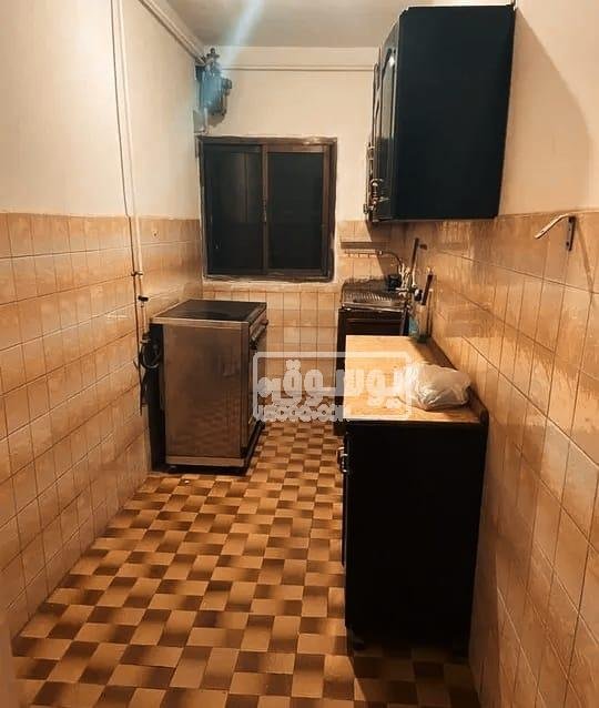 مكتب للايجار تشطيب لوكس فى منطقة حيوية شارع فيصل الرئيسى