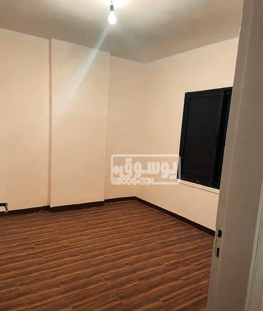 مكتب للايجار تشطيب لوكس فى منطقة حيوية شارع فيصل الرئيسى