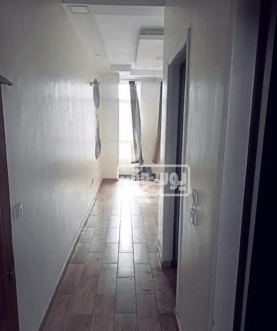 مكتب للايجار مكيف فى ارقى المناطق فى زايد