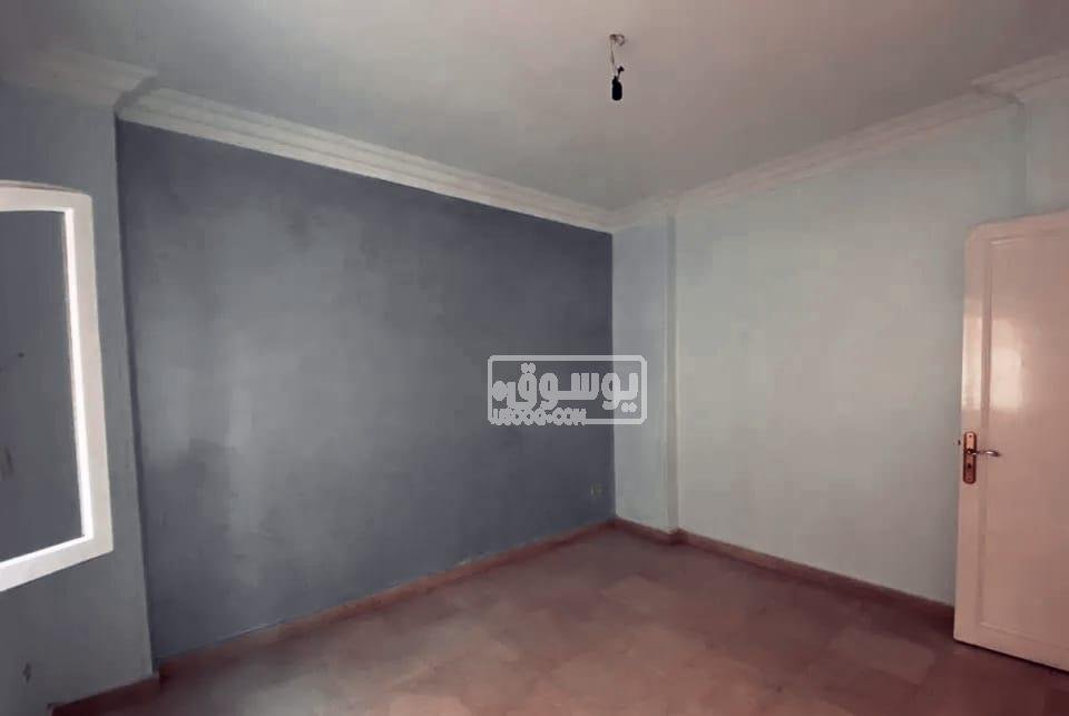 شقة للايجار كبيرة وواسعة تشطيب سوبر لوكس فى اكتوبر