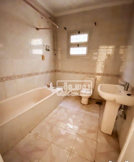 شقة للايجار كبيرة وواسعة تشطيب سوبر لوكس فى اكتوبر