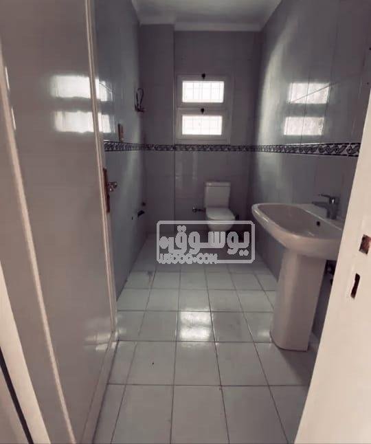 شقة للايجار كبيرة وواسعة تشطيب سوبر لوكس فى اكتوبر