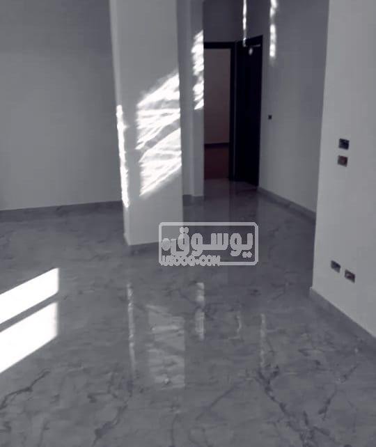 شقة للايجار تشطيب لوكس دور تالت اسانسير اول سكن فى اكتوبر