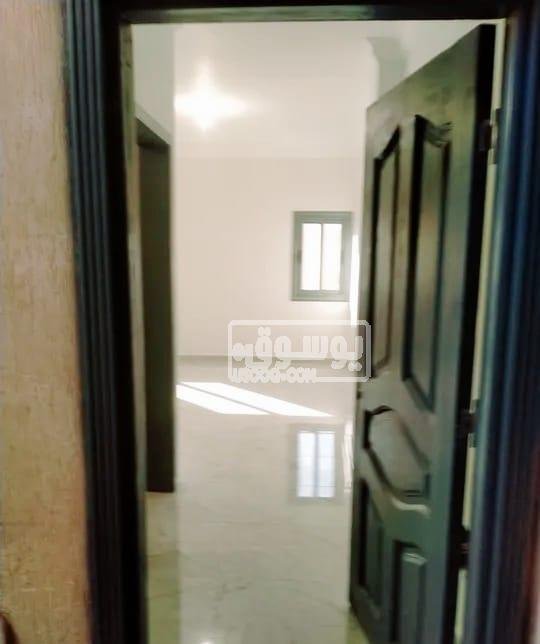 شقة للايجار تشطيب لوكس دور تالت اسانسير اول سكن فى اكتوبر