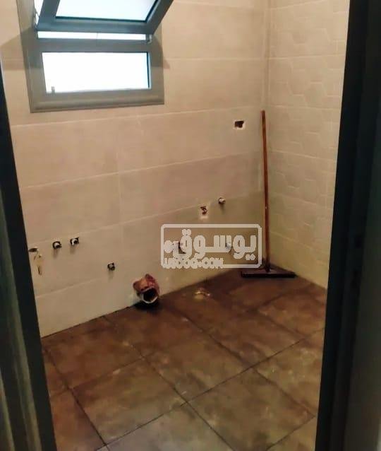 شقة للايجار تشطيب لوكس دور تالت اسانسير اول سكن فى اكتوبر