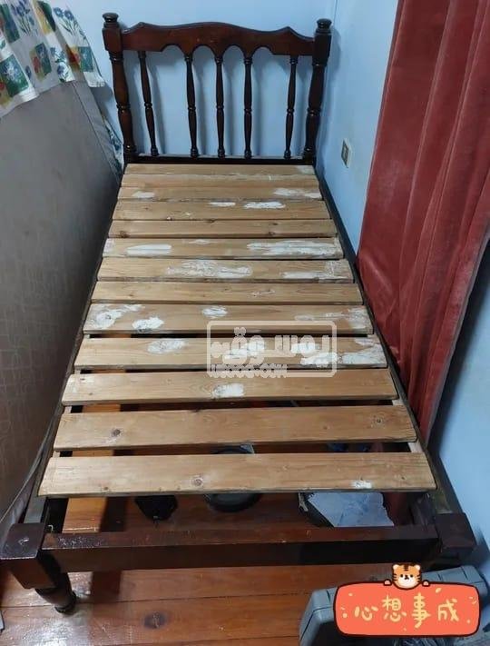 سرير للبيع مستعمل بالملل فى مصر الجديدة