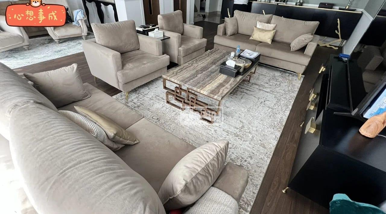 ليفينج رووم للبيع استخدام شهر فى اكتوبر