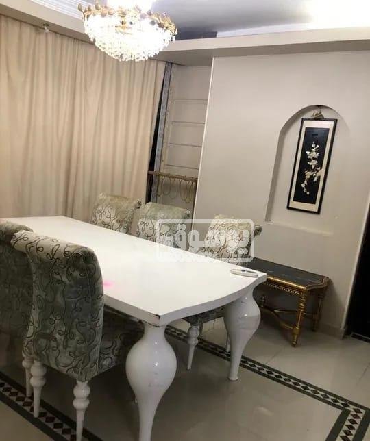 شقة للايجار مفروشة مكيفة فى اول الهرم